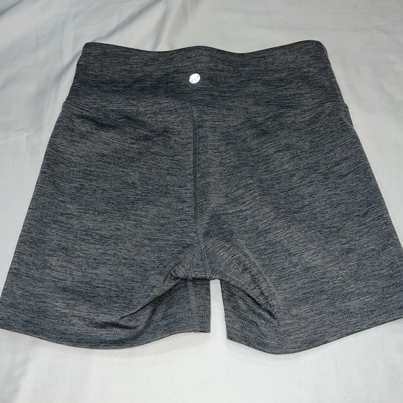 Bally Total Fitness Women’s Grey High-Rise Shorts Medium - 1012 - Picture 2 of 5